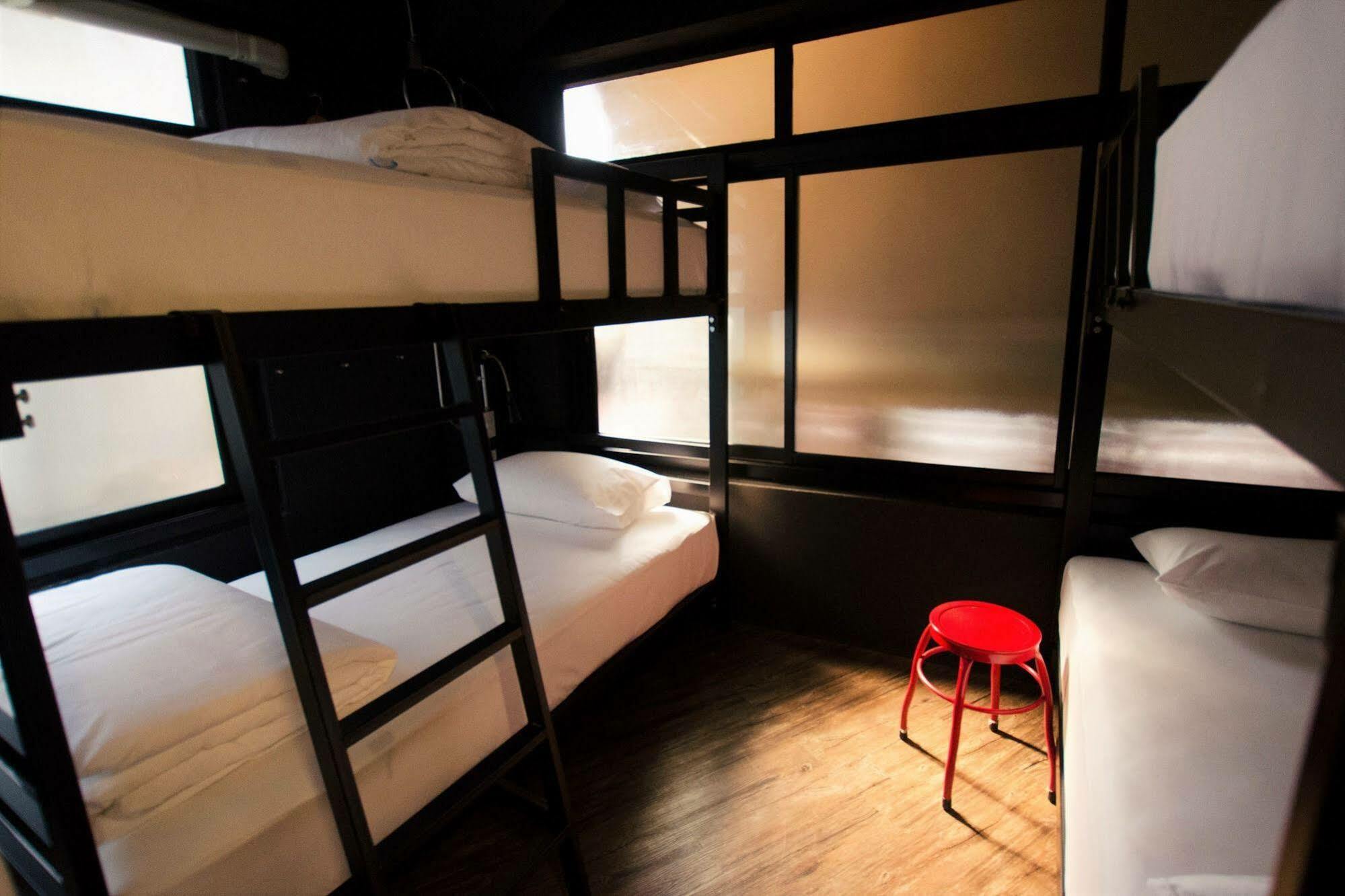Strips The Poshtel Hostel เชียงใหม่ ภายนอก รูปภาพ